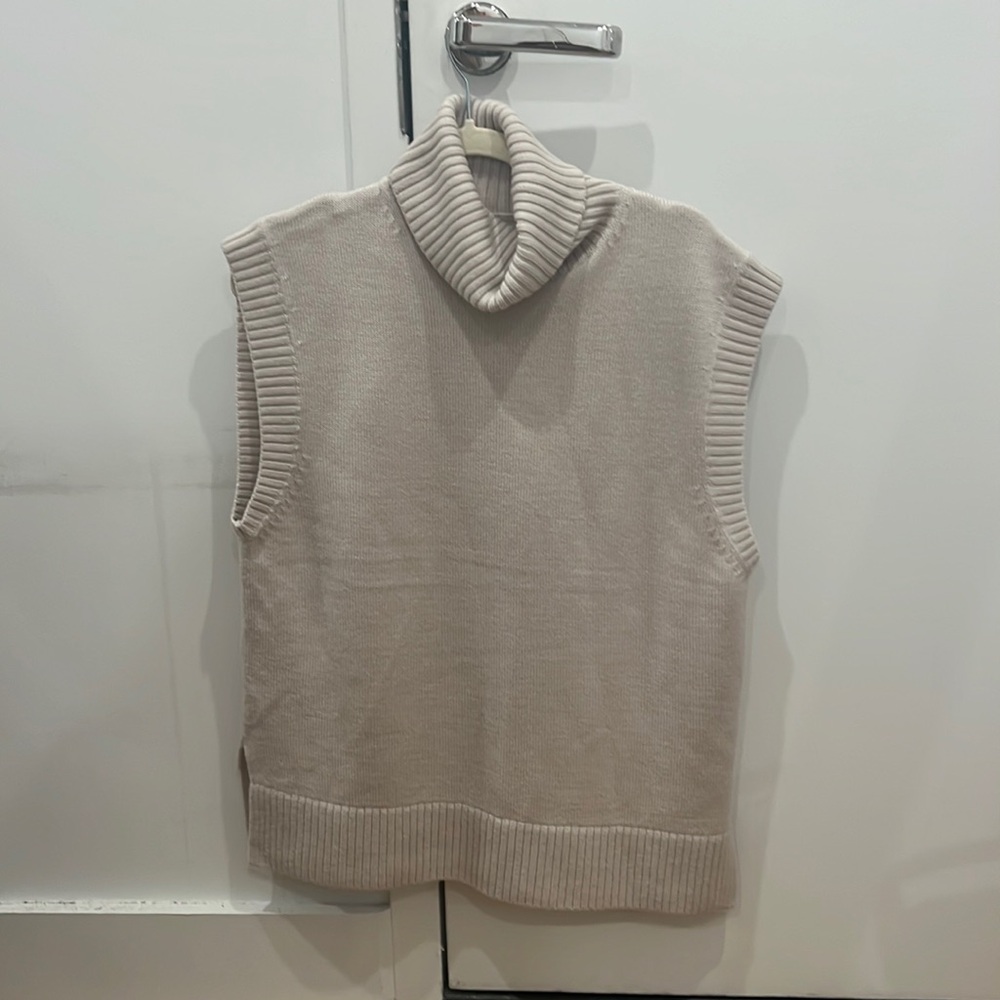 Aritiza knit vest <3 100% wool